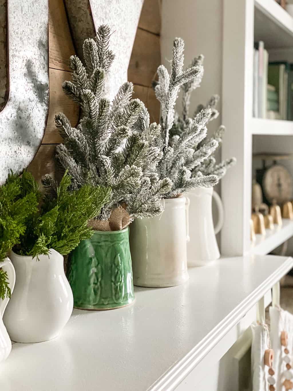 Easy Christmas Decorating Tips & Ideas to make your home ready for the holidays.