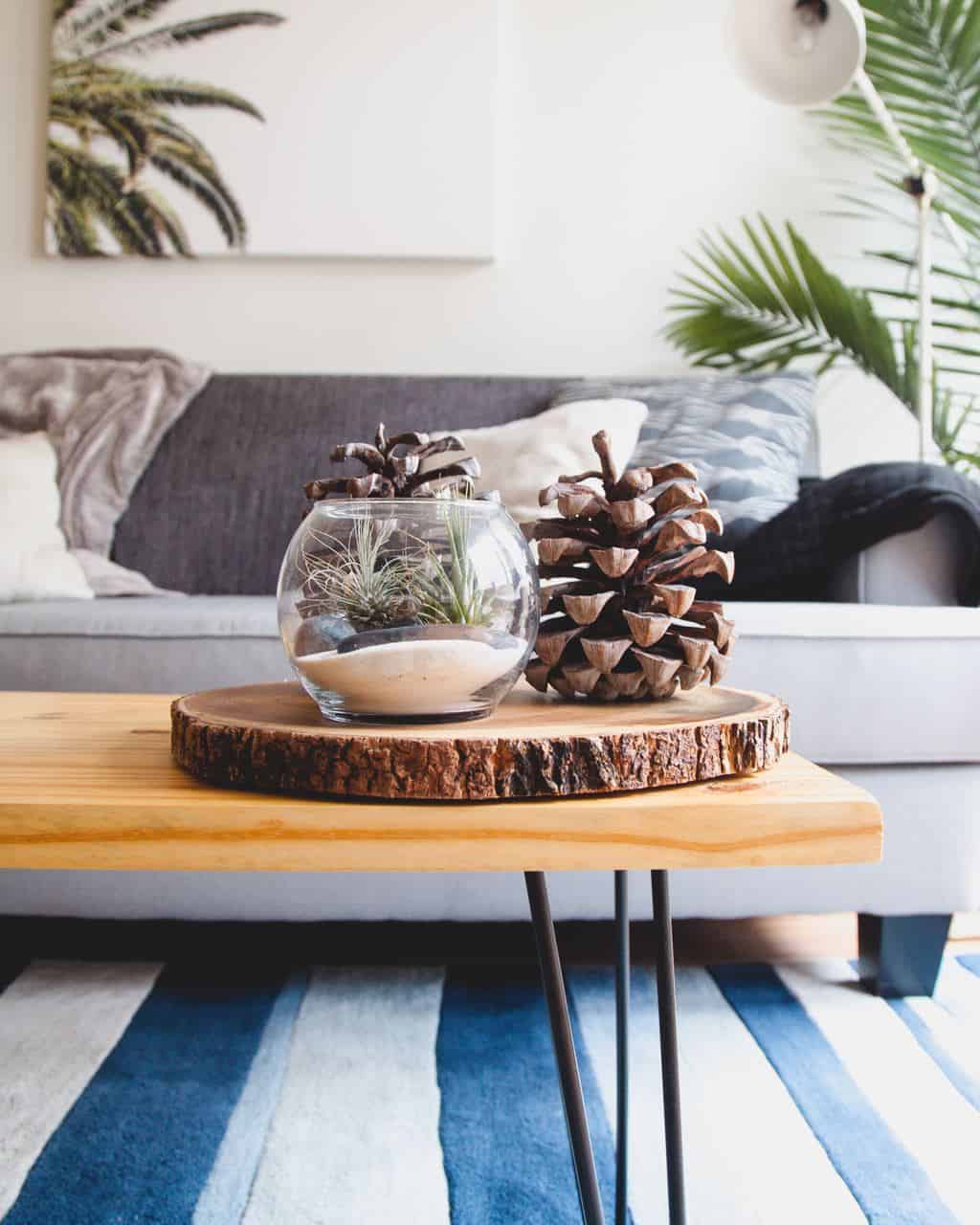 Decorating can be stressful and frustrating when you aren't in the mood to do it. These tips will show you how to decorate when you aren't inspired. 