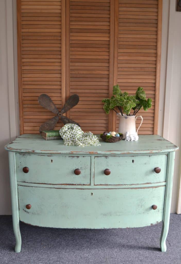 Distressed Dresser Makeover