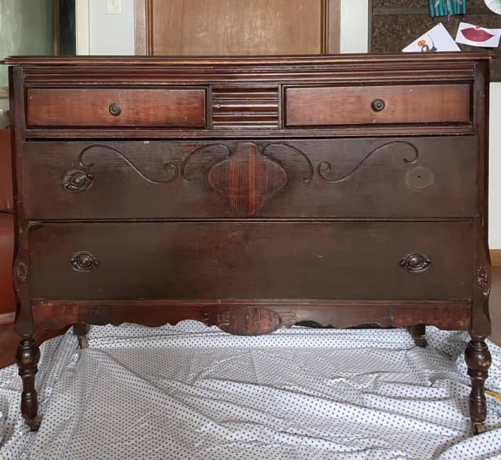 This Green Painted Dresser Makeover combines a beautiful paint color and furniture wax to create a custom piece in a few, short steps. 