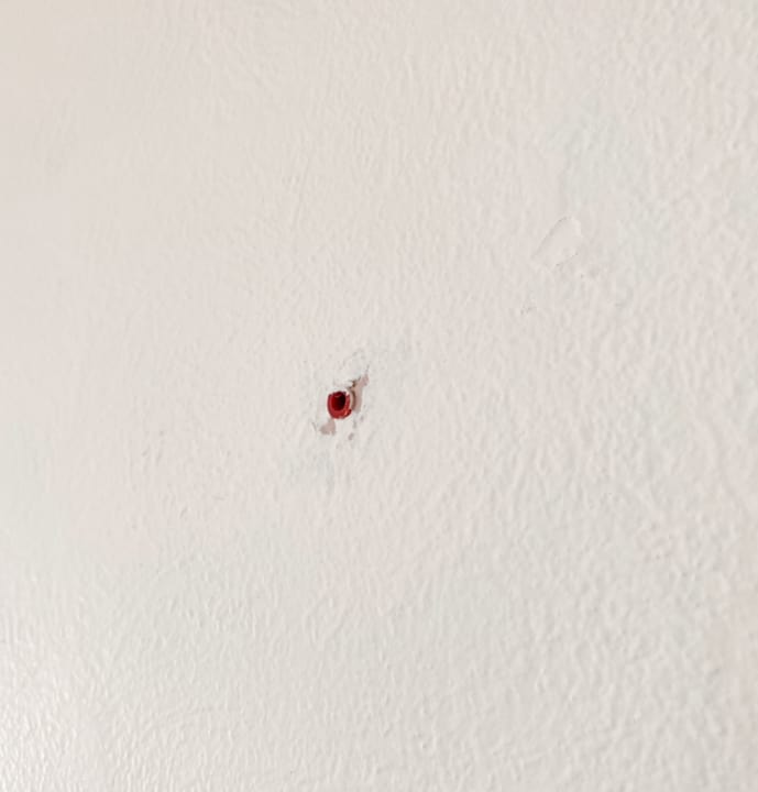 Fill holes in wall