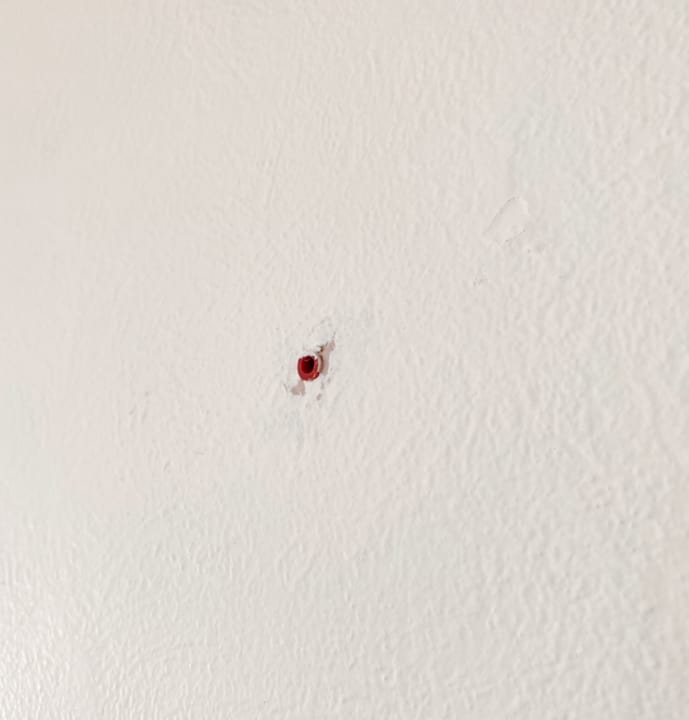 Fill holes in wall