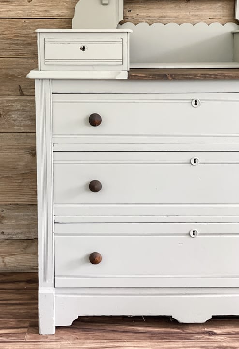 This French Linen dresser makeover is a great example of what painting a piece of furniture can do to breathe new life into a piece that needs a little TLC.