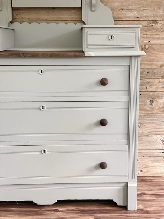 This French Linen dresser makeover is a great example of what painting a piece of furniture can do to breathe new life into a piece that needs a little TLC.