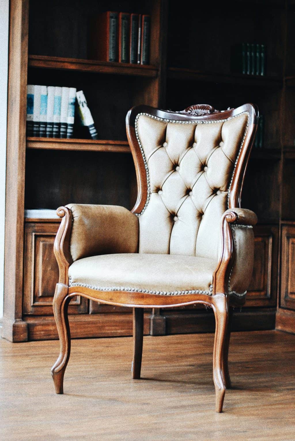 Finding old furniture doesn't have to be expensive or difficult. These tips and tricks will show you how to find old furniture. 