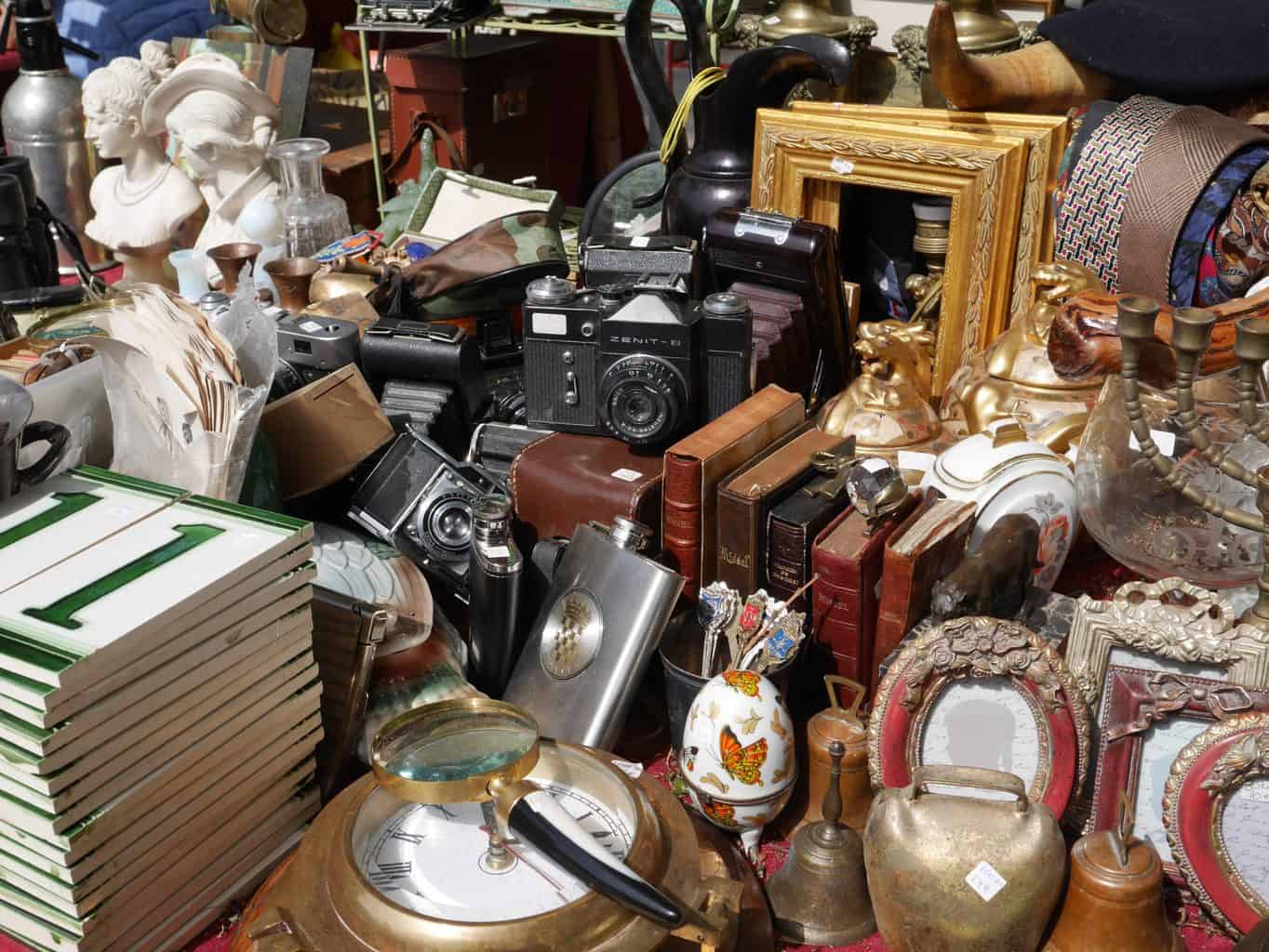 Thrift store shopping is a lot of fun. These tips will ensure that you are only buying the things that you will actually use in your home.