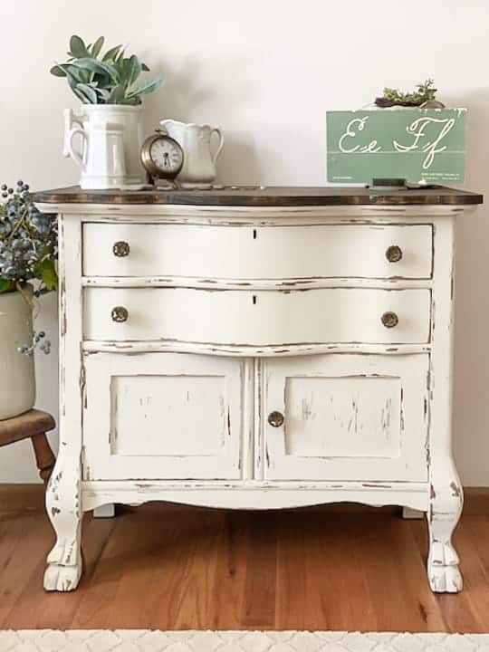 White furniture makeovers go with every style. Click over to find examples of white furniture makeovers that will inspire your next project.