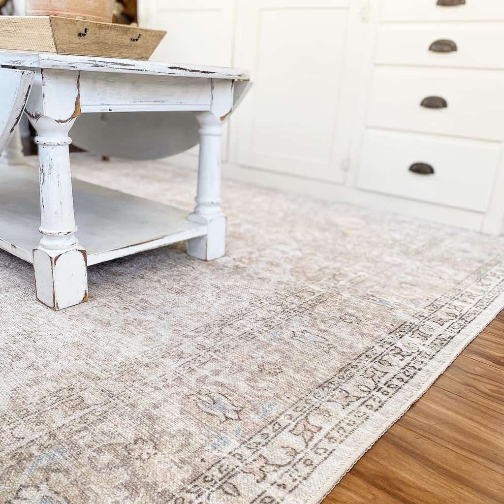 Looking for a vintage rug for your home? Look no further. This vintage rug from Boutique Rugs has the perfect colors for any style home.