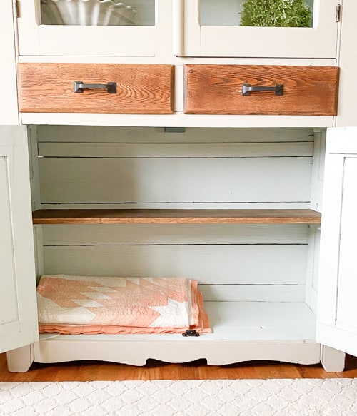 This vintage hutch makeover is a great example of how you can transform all kinds of pieces to make them beautiful and functional again. 