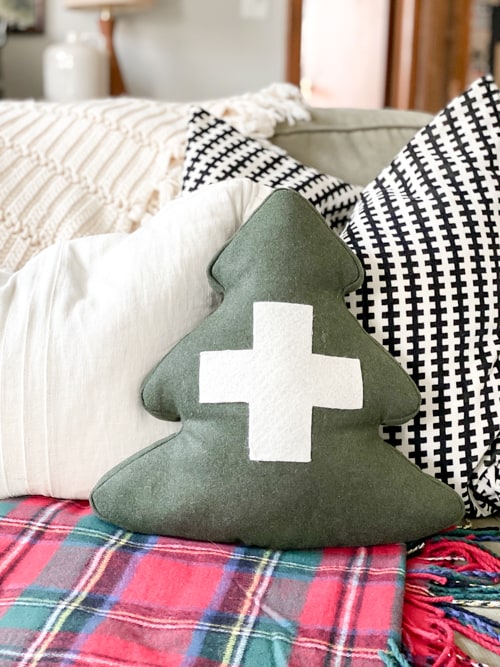 DIY Plaid Christmas Pillows - A Wonderful Thought