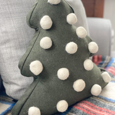 Felted Pom-Pom Christmas Pillow DIY