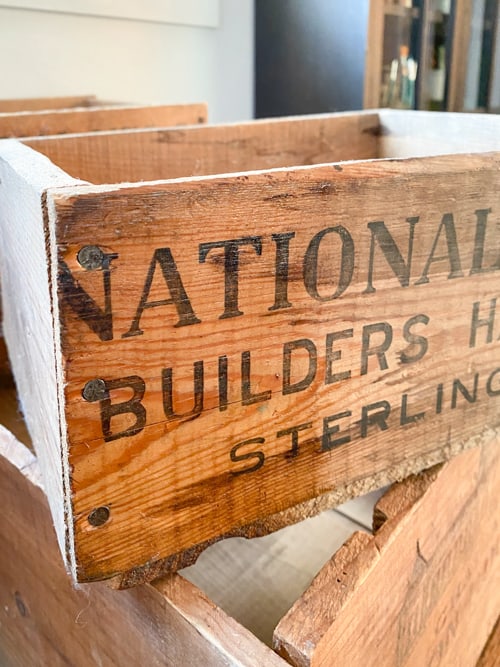 If you love old wood and metal, this post will show you how to revive old wood and metal with one product to make it look great in your home.