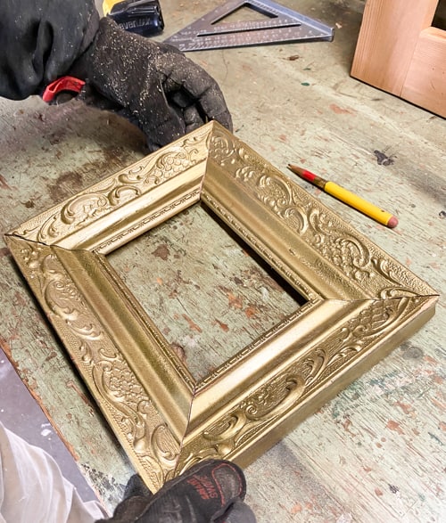 Don't have wall space to display large frames but can't pass them up when you find them? Learn how to make small frames from one large frame.