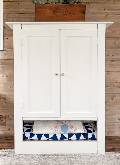 Revamp an old hutch with this DIY farmhouse hutch makeover! Learn the step-by-step tutorial it took to make this hutch beautiful again.