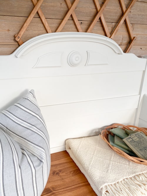 This Headboard and Footboard DIY Bench repurposes a bed and turns it into a beautiful piece for your home without breaking the bank.