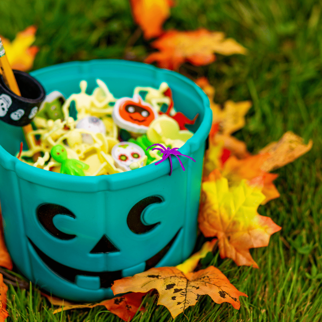 Dive into this collection of 25 Adult 'You've Been Booed' Halloween Basket Ideas. From spooky snacks to hauntingly beautiful decor.