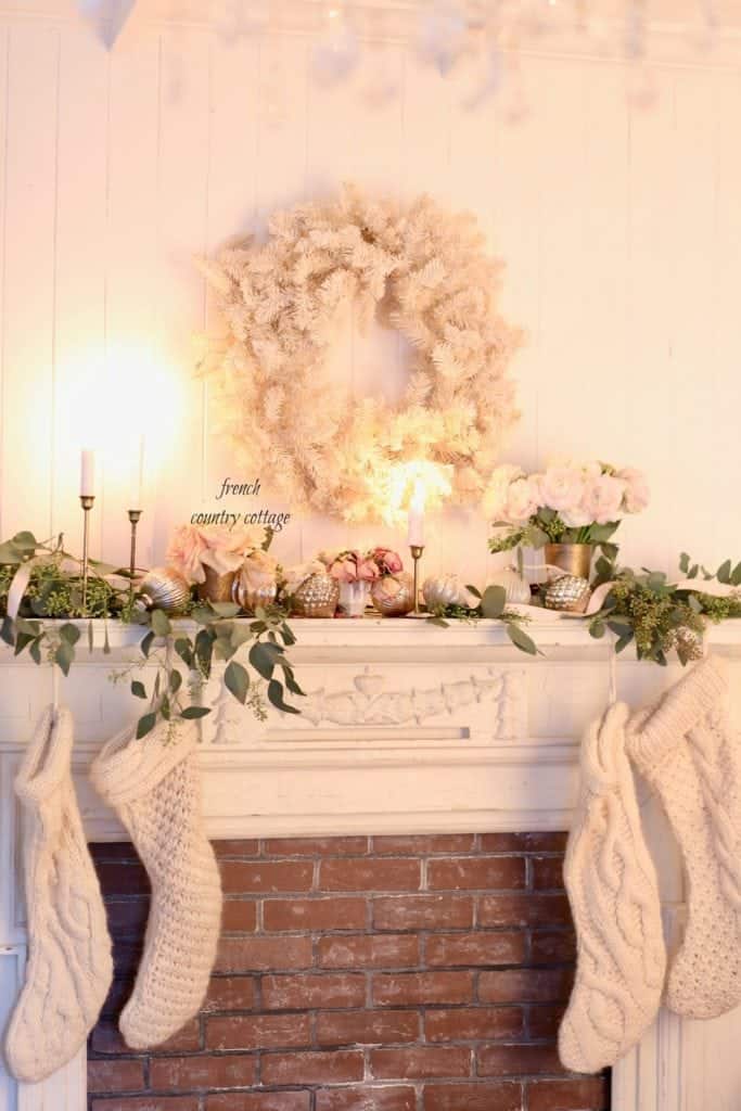 Top 10 Christmas mantels to inspire you to transform your mantel into a festive masterpiece. From timeless elegance to whimsical wonderlands.