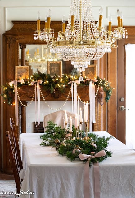 Top 10 Christmas mantels to inspire you to transform your mantel into a festive masterpiece. From timeless elegance to whimsical wonderlands.