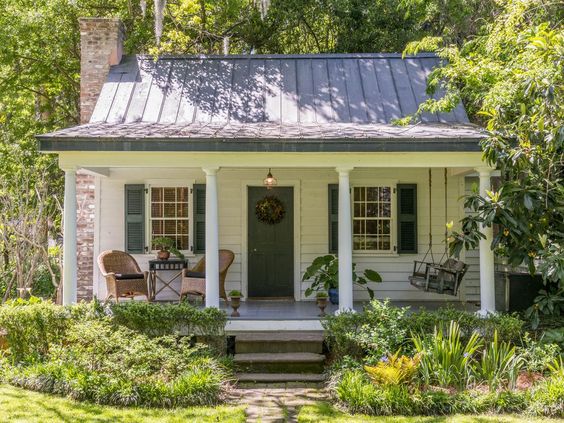 Discover the timeless charm of cottage house exteriors! Explore picturesque snapshots that inspire rustic elegance and cozy living.