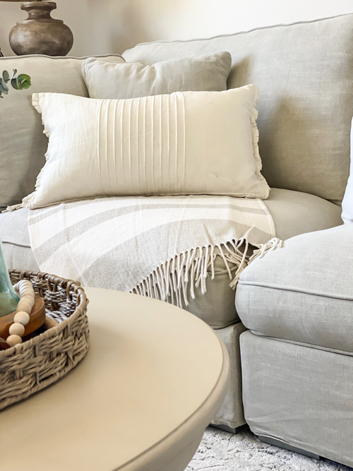 Discover how to DIY throw pillows without any sewing skills! This easy, no-sew technique will transform your living space without breaking the bank!