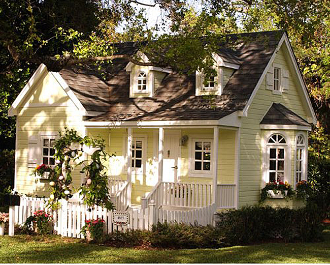 Discover the timeless charm of cottage house exteriors! Explore picturesque snapshots that inspire rustic elegance and cozy living.