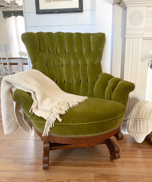 Learn how to clean vintage velvet upholstery. Expert tips for preserving elegance & longevity. An essential guide for velvet furniture care.