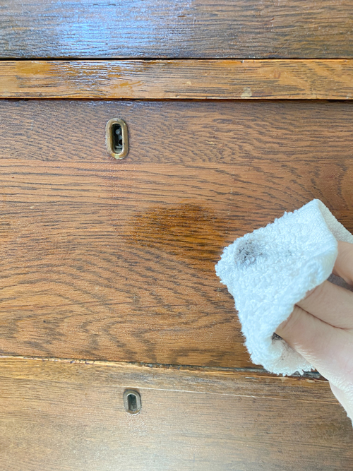 Revive your piece with this no paint dresser makeover! Follow our step-by-step tutorial using salve & Restore-a-Finish for a professional-quality makeover.