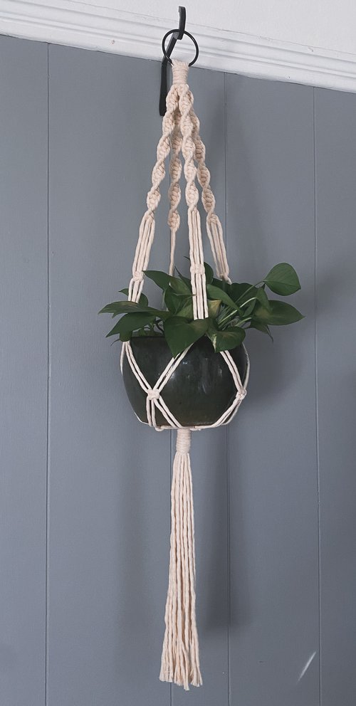 Transform your home with these refreshing DIY summer decor ideas! From vibrant accents to breezy motifs, infuse your space with seasonal charm.