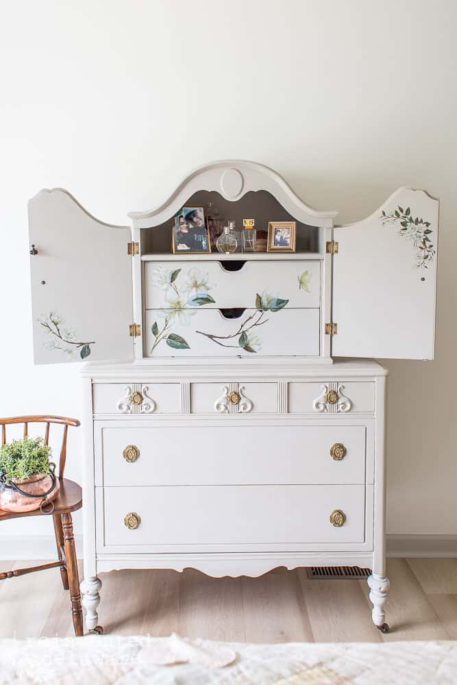 Explore inspiring furniture makeovers using transfers! From vintage charm to modern elegance, discover creative DIY transformations. Get inspired now!