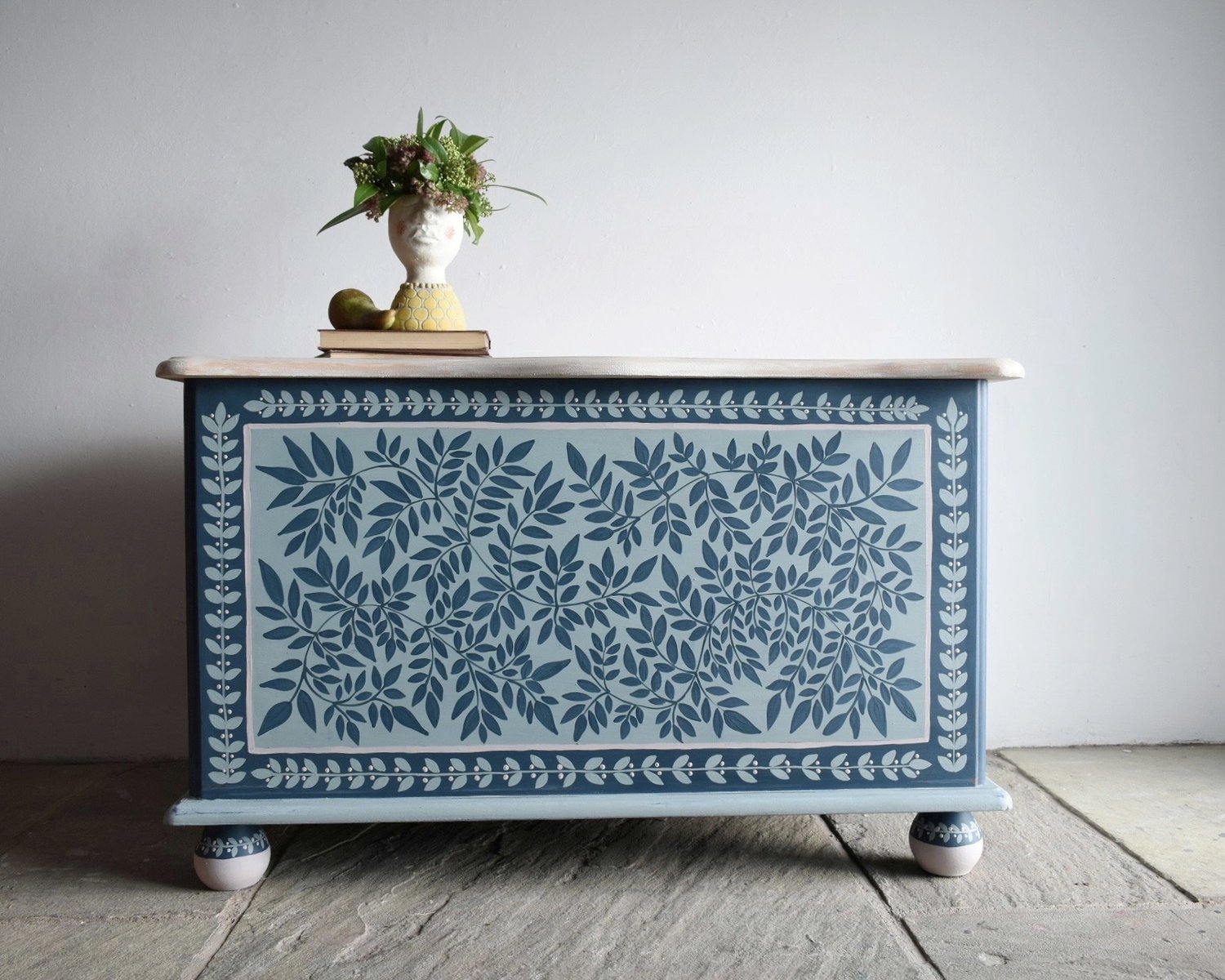 Elevate your home decor with inspiring hand painted furniture ideas! From vibrant floral dressers to boho-inspired coffee tables, unleash your creativity now.