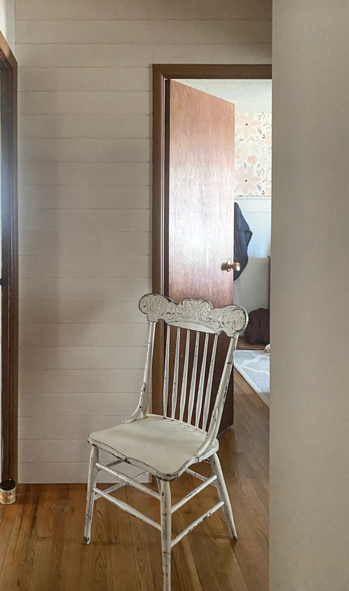 Revamp your hallway with our DIY hallway makeover tutorial. Simple steps, budget-friendly materials, and a little paint will give you stunning results!