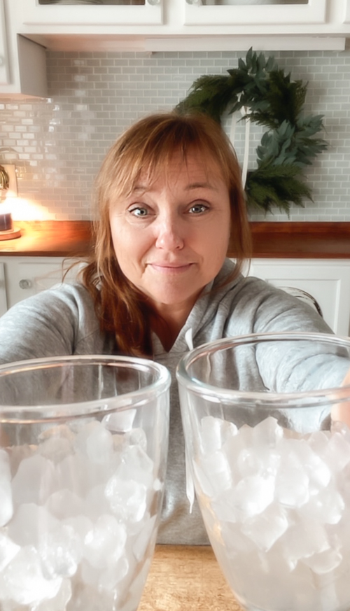 Discover the ultimate convenience with the Gevi Household Countertop Nugget Ice Maker GIMN-1000C. Perfect nugget ice for your drinks at home!
