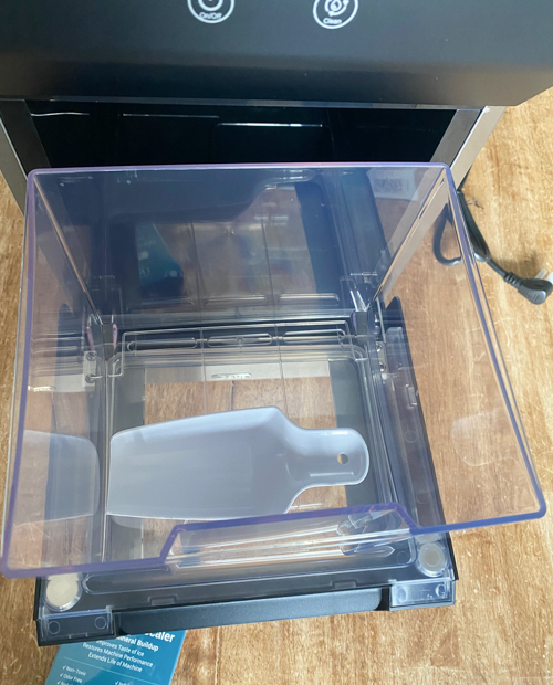 Discover the ultimate convenience with the Gevi Household Countertop Nugget Ice Maker GIMN-1000C. Perfect nugget ice for your drinks at home!