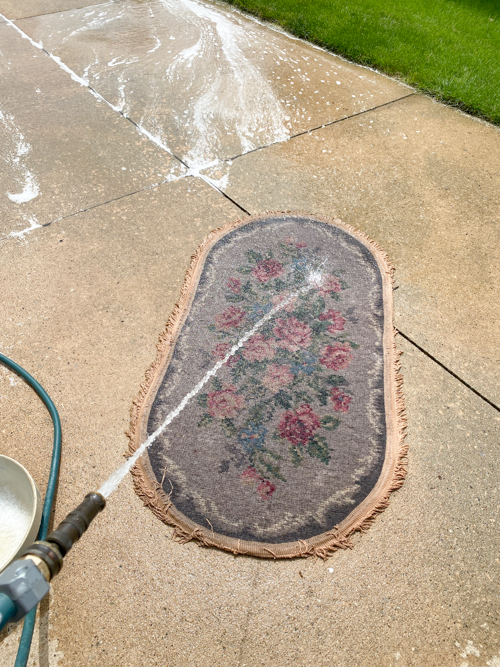 Learn how to clean a vintage rug with this step-by-step guide. Preserve your rug's beauty and longevity with these simple, effective cleaning tips.