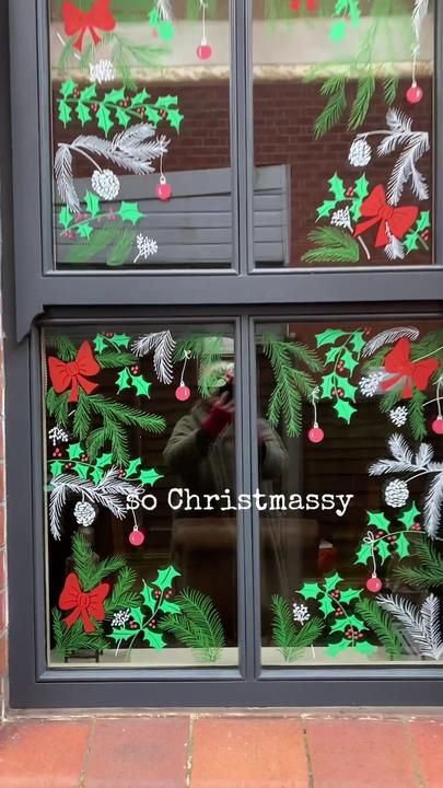 Looking for Christmas window painting ideas? Discover 10 festive designs for your home, from snowflakes to Santa. Easy, budget-friendly tips for holiday decor!