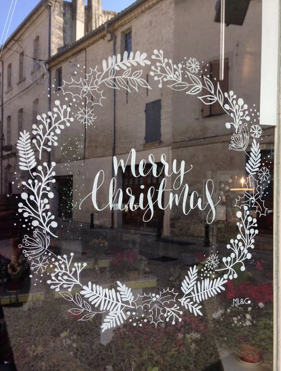 Looking for Christmas window painting ideas? Discover 10 festive designs for your home, from snowflakes to Santa. Easy, budget-friendly tips for holiday decor!