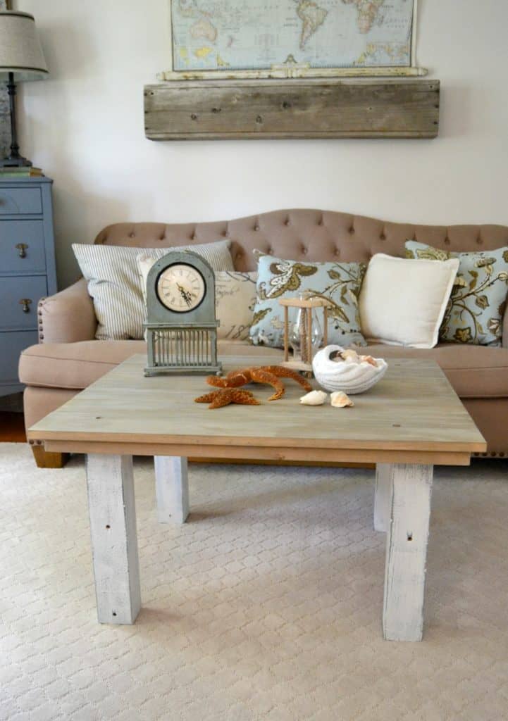 Discover 10 coffee table makeovers that will inspire your next DIY project! Transform any coffee table into a stunning centerpiece with these creative ideas.