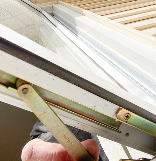 Learn how to fix broken cranks with this Crank Window Handle Repair psot. Follow our easy guide to replace parts without replacing your entire window.