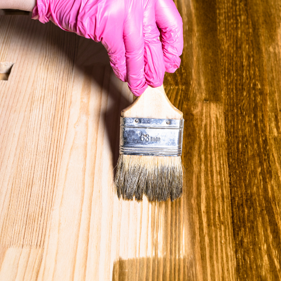 Water-Based Stain vs. Oil-Based Stain – Learn the key differences, pros, and best uses for each to achieve the perfect wood finish on your next project.