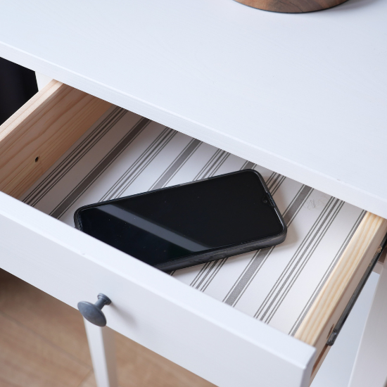 Discover 10 easy upgrades that add value to any furniture flip. Boost your profits and elevate your flips with these simple, budget-friendly tips.