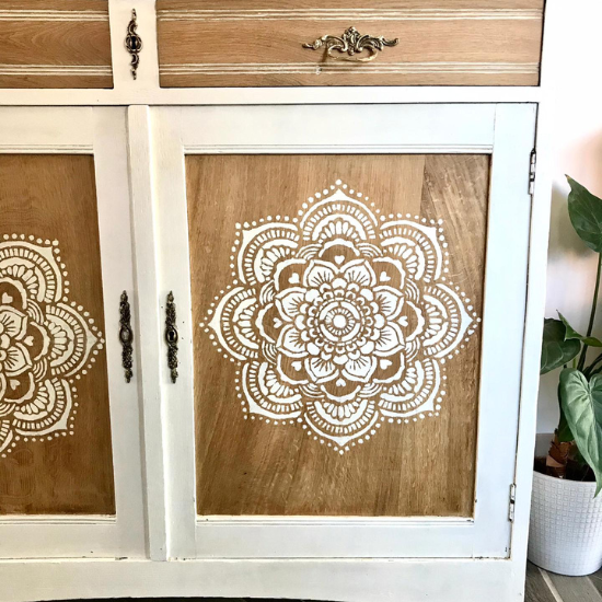Discover 10 easy upgrades that add value to any furniture flip. Boost your profits and elevate your flips with these simple, budget-friendly tips.