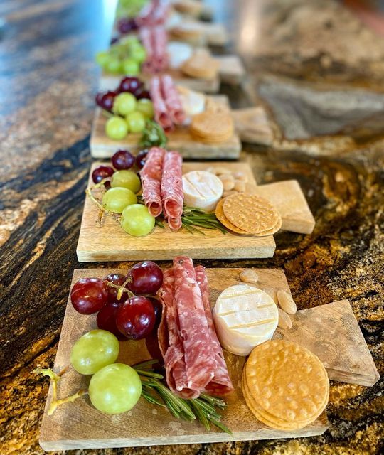DIY Fall Centerpiece Ideas that go beyond pumpkins! Get creative, budget-friendly centerpiece inspiration to refresh your fall table this season.