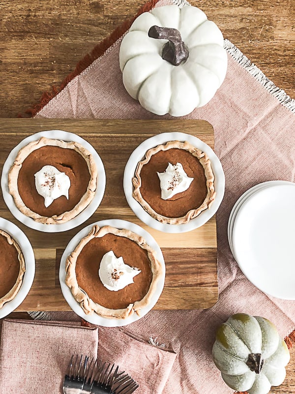 Warm up your kitchen with these Easy Fall Recipes the whole family will love. Cozy flavors and simple ingredients make every meal feel like autumn.