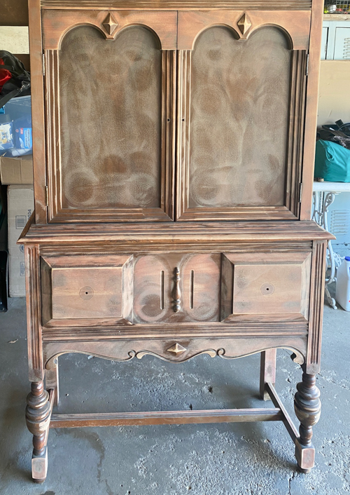 See this Olive Green Hutch Makeover with Dixie Belle Silk Paint. A yard sale find gets a stunning, budget-friendly DIY furniture transformation.