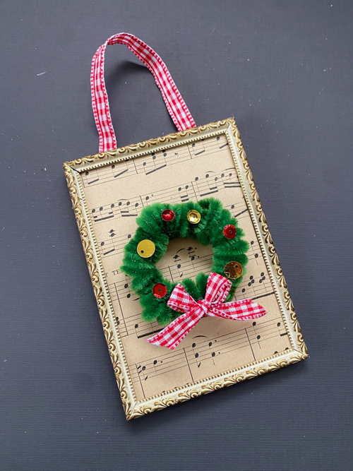 Learn how to make DIY Pipe Cleaner Wreaths with this easy step-by-step tutorial! Perfect for ornaments, gift tags, and holiday décor.