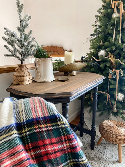 Transform your old furniture with this Antique Side Table Makeover DIY. Step-by-step tutorial, supply list, and tips for a stylish furniture makeover.