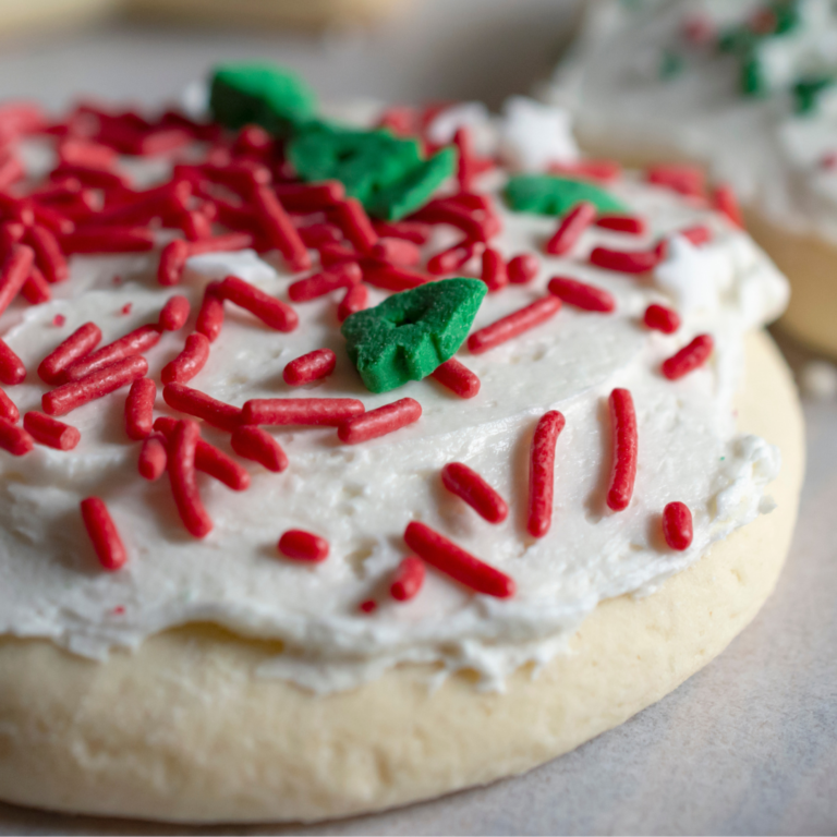 Looking for easy Christmas cookie recipes to bake this holiday season? These festive cookie ideas are perfect for gifting, parties, and family traditions.
