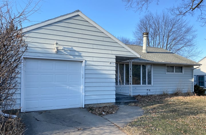 How to finance a flip house with smart funding options, from hard money to private lenders, so you can reduce risk and maximize profits.