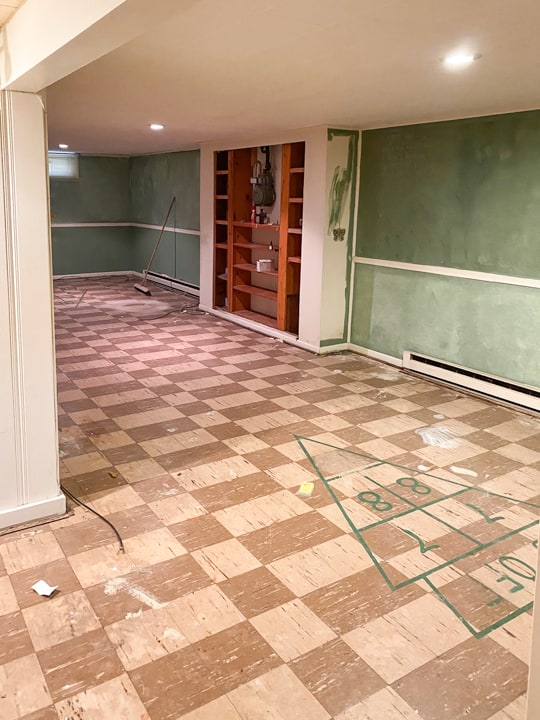 How to finance a flip house with smart funding options, from hard money to private lenders, so you can reduce risk and maximize profits.