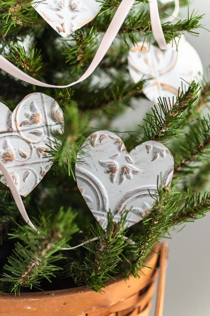 Discover 21 easy DIY Valentine’s Day projects for every skill level. Perfect crafts, gifts, and decor to make your celebration special and fun!